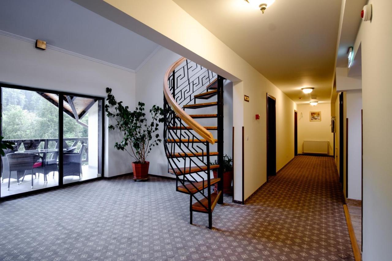 Hotel Poezia Luna Екстериор снимка