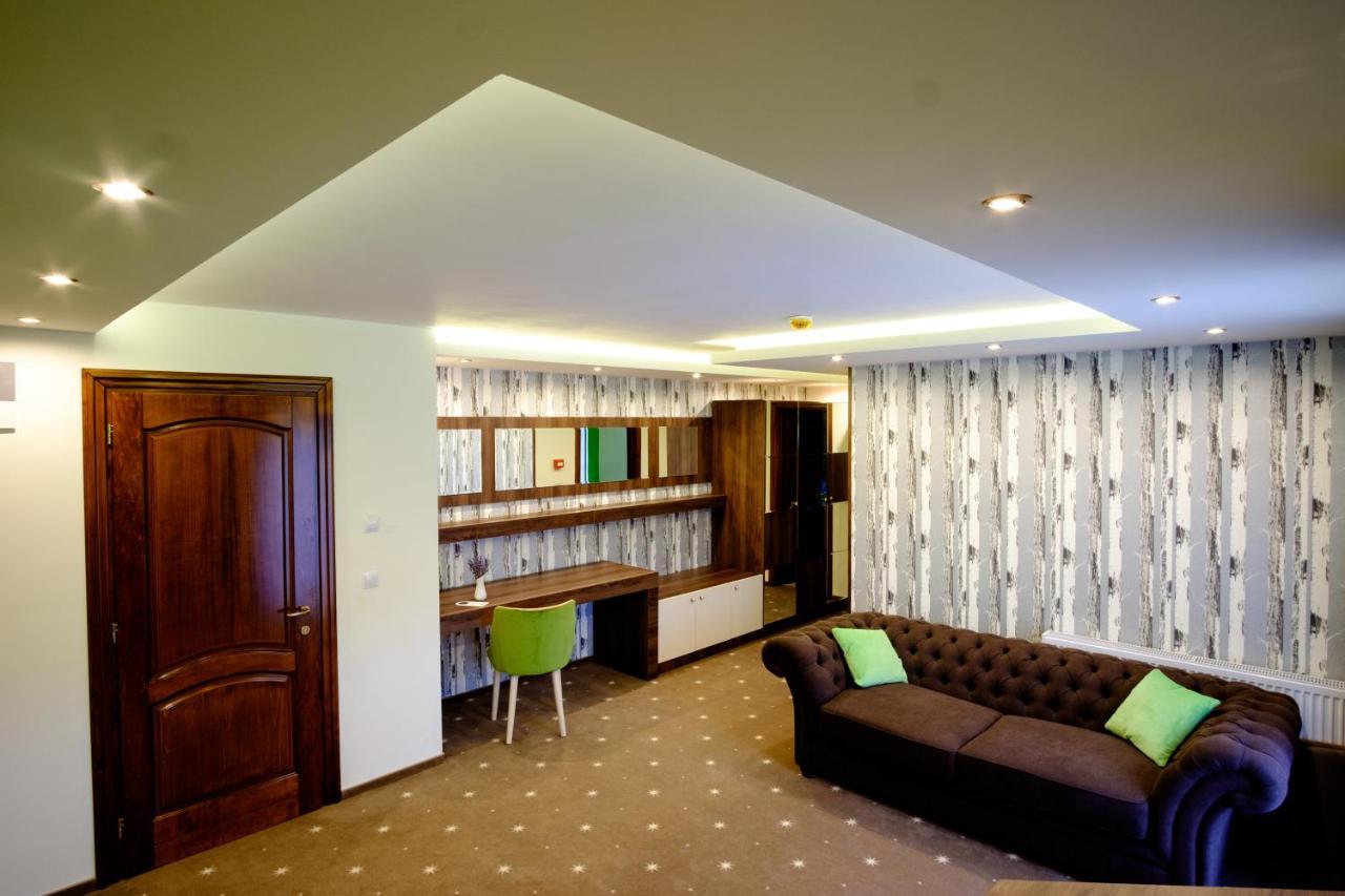 Hotel Poezia Luna Екстериор снимка