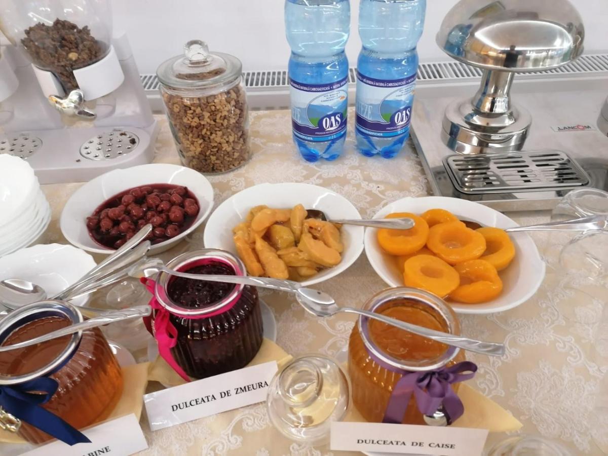 Hotel Poezia Luna Екстериор снимка