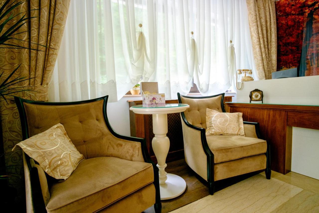 Hotel Poezia Luna Екстериор снимка