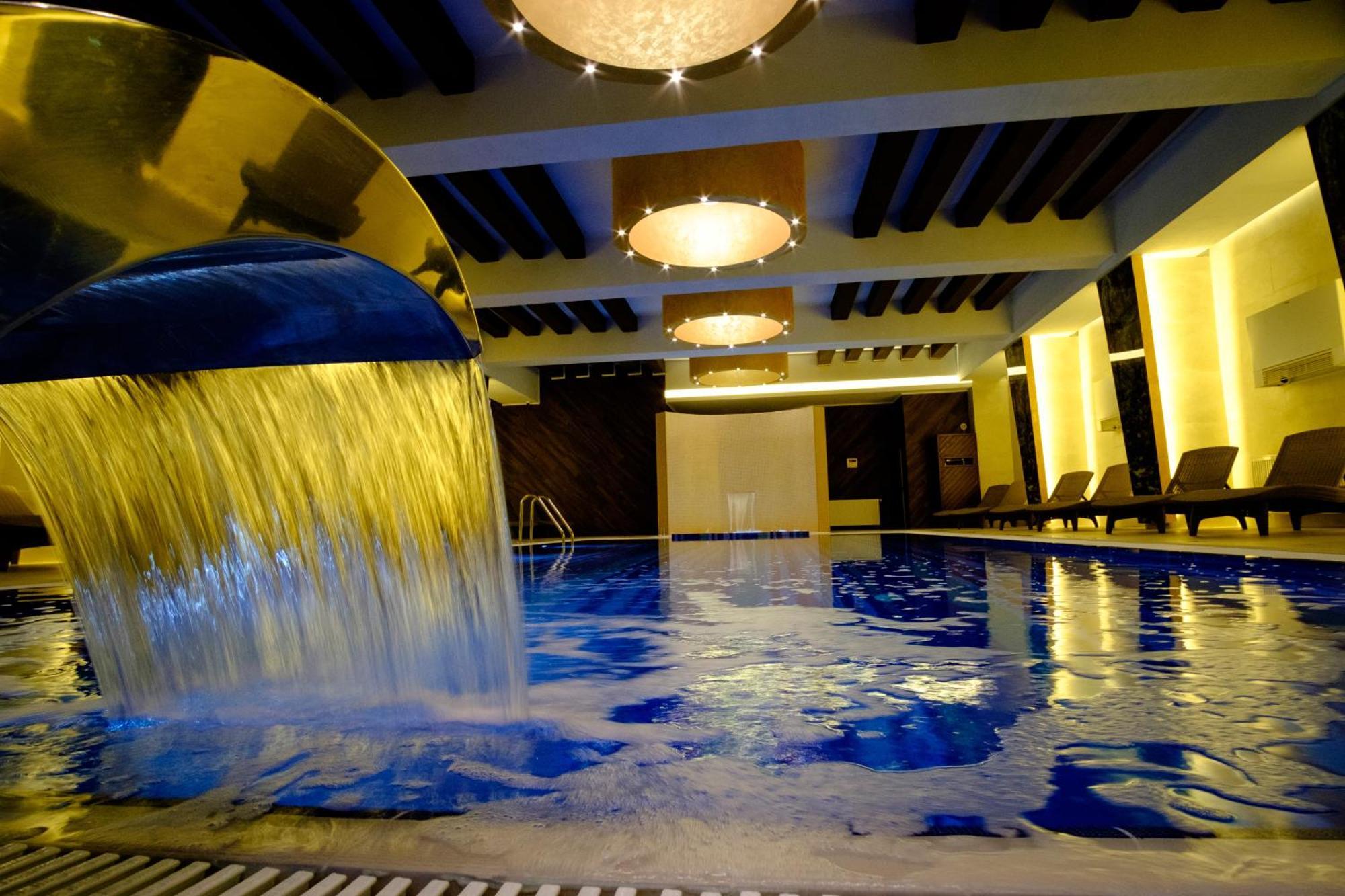 Hotel Poezia Luna Екстериор снимка