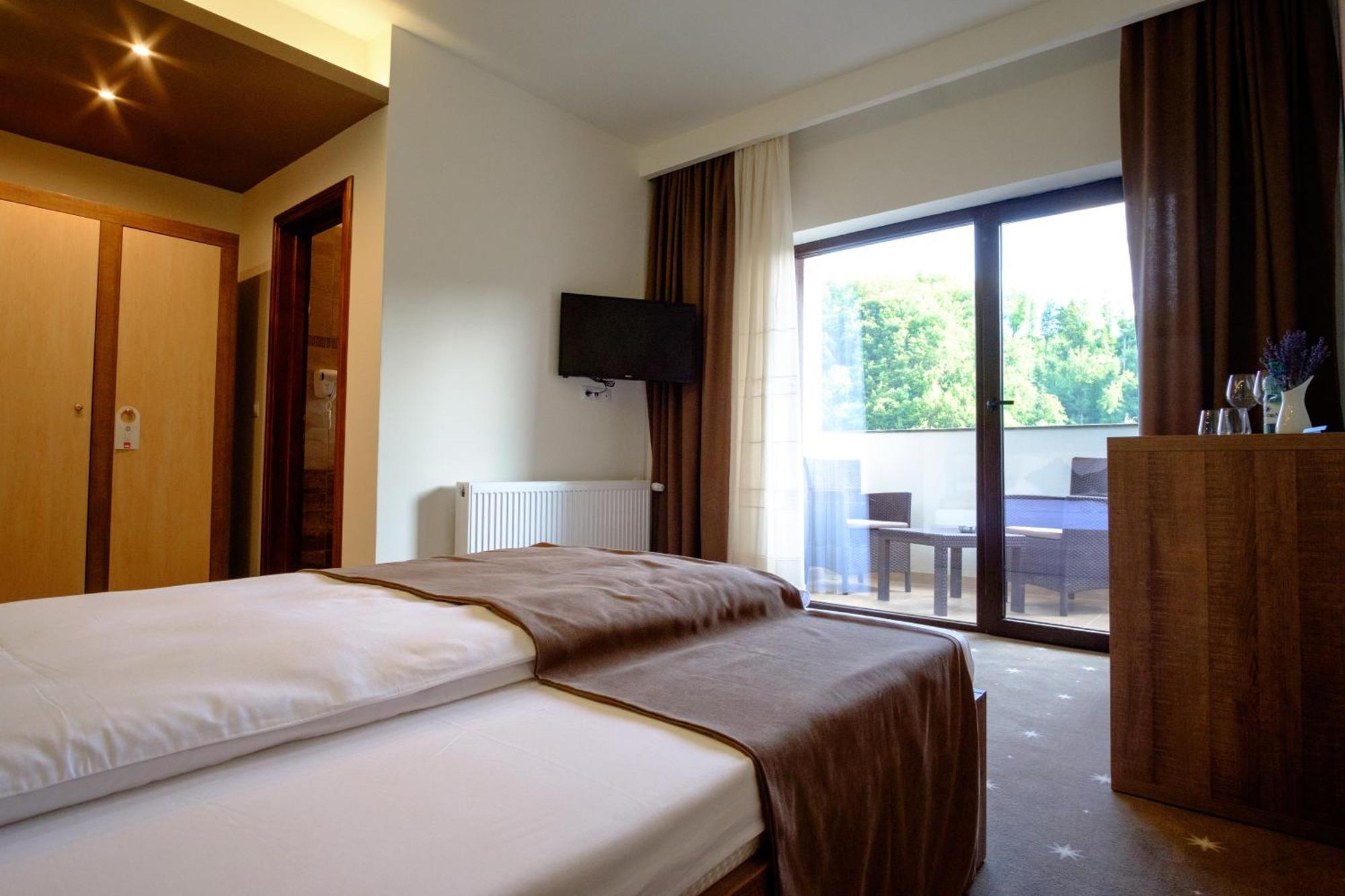 Hotel Poezia Luna Екстериор снимка