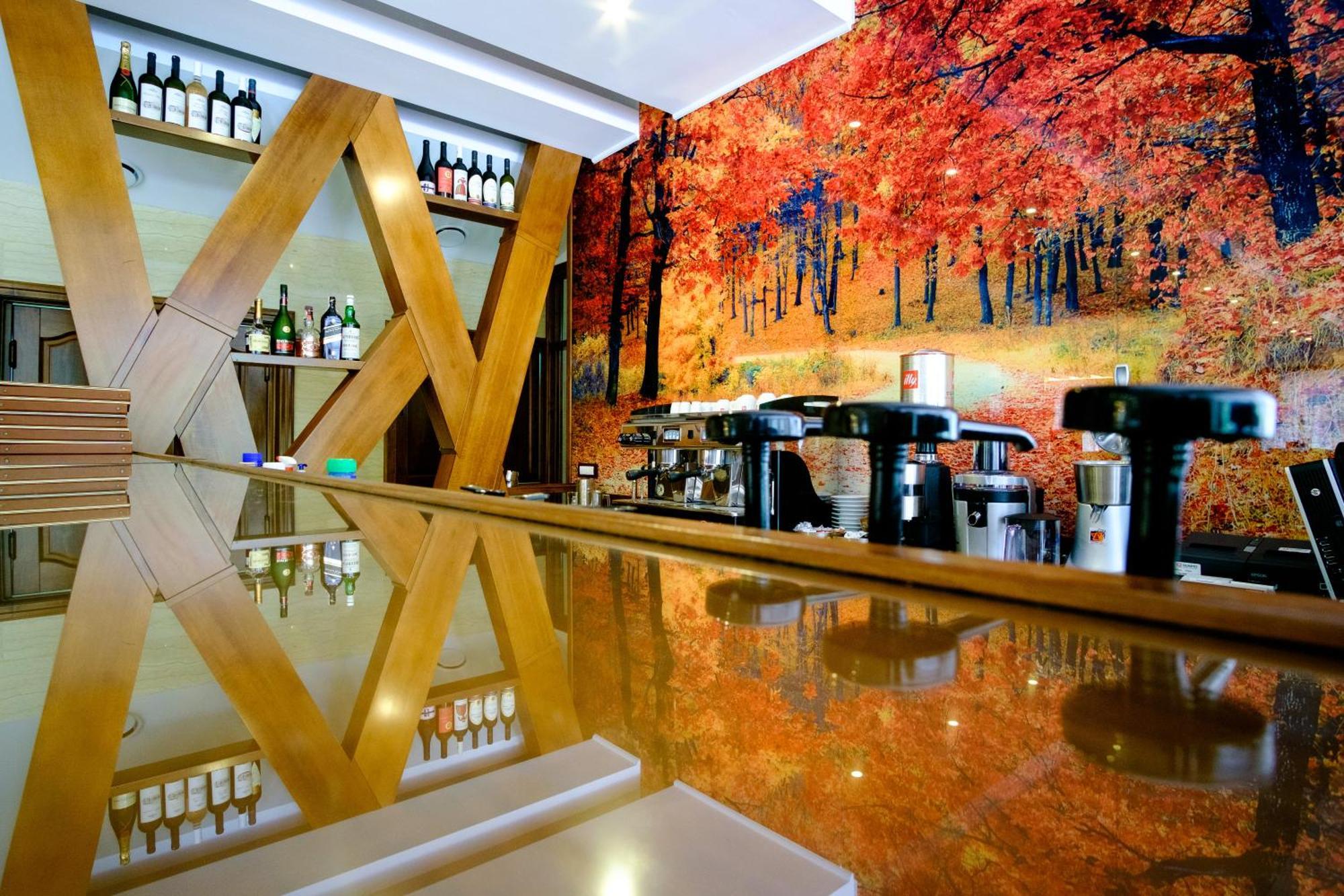 Hotel Poezia Luna Екстериор снимка