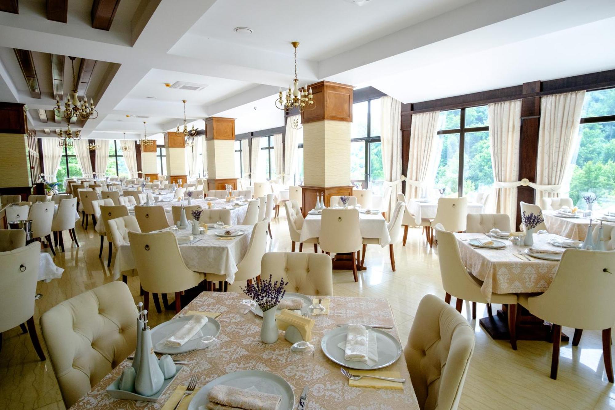 Hotel Poezia Luna Екстериор снимка