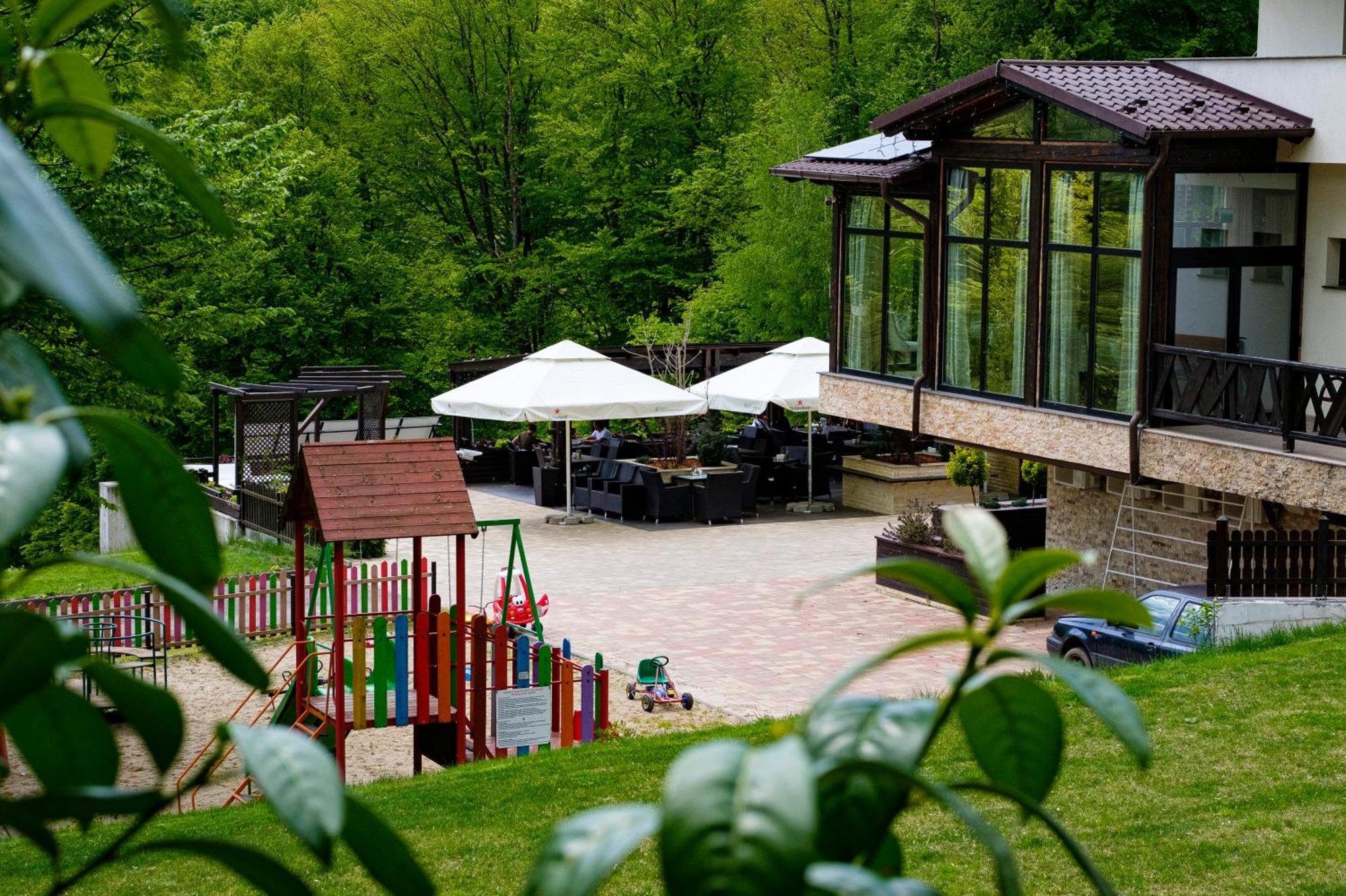 Hotel Poezia Luna Екстериор снимка