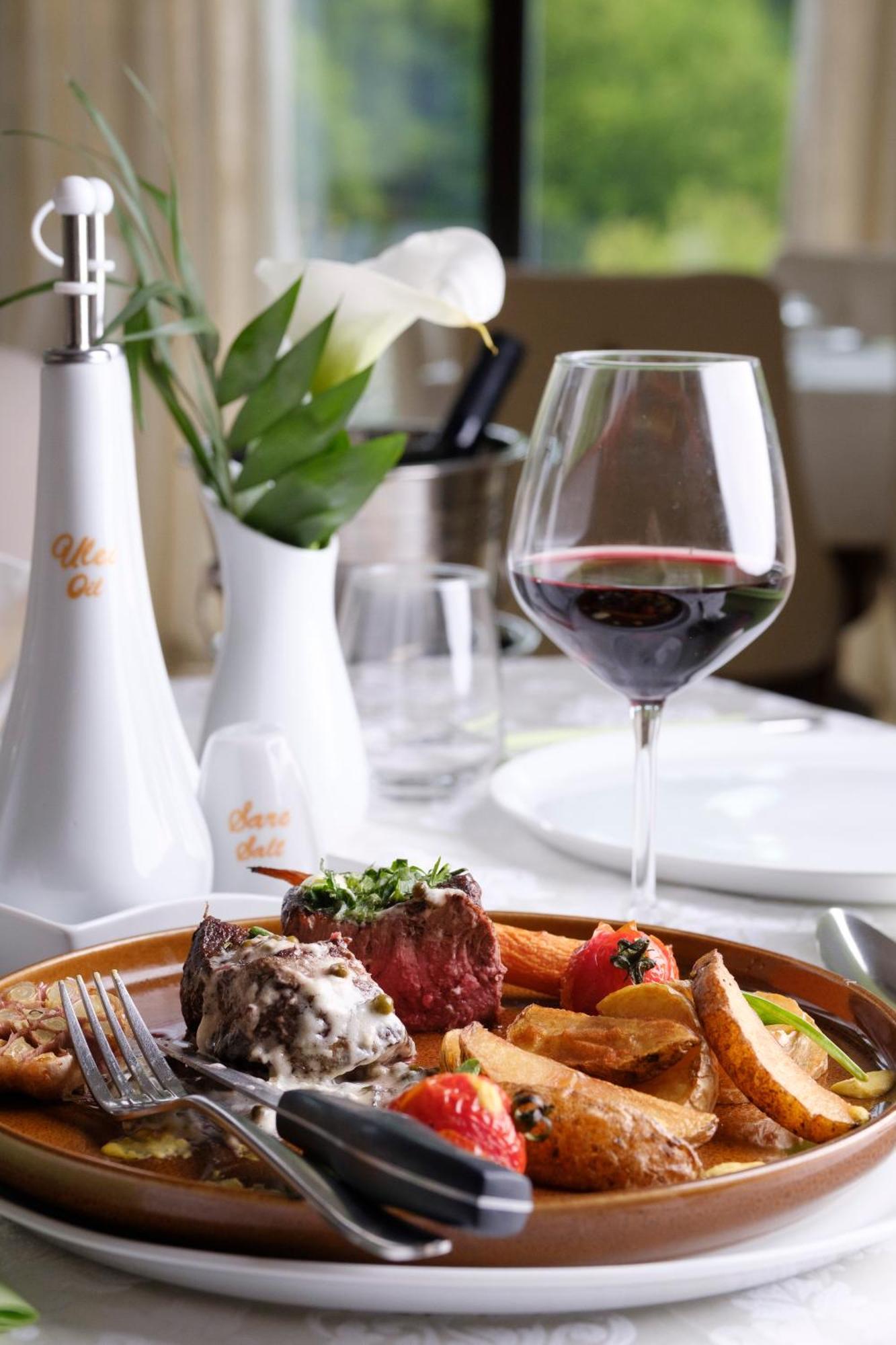 Hotel Poezia Luna Екстериор снимка